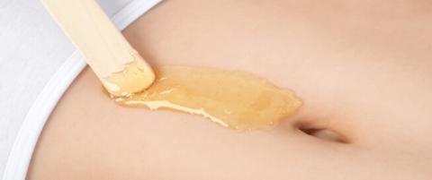 علاج القولون بالعسل على السرة: خرافة احذر منها - ويب طب